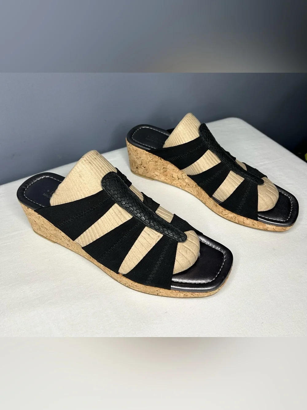 Donald J Pliner Sandals Womens 9 N Black Cork Wedge Thong Slip On Spain Comfort